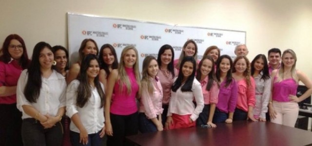 Servidores apoiam campanha contra o c&acirc;ncer de mama