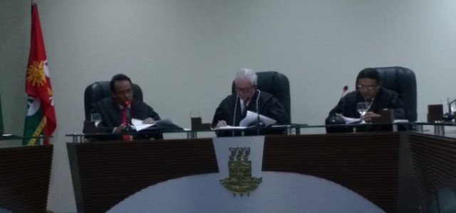 Ex-prefeito consegue liminar suspendendo decis&atilde;o de julgamento do FUNDEB 2010